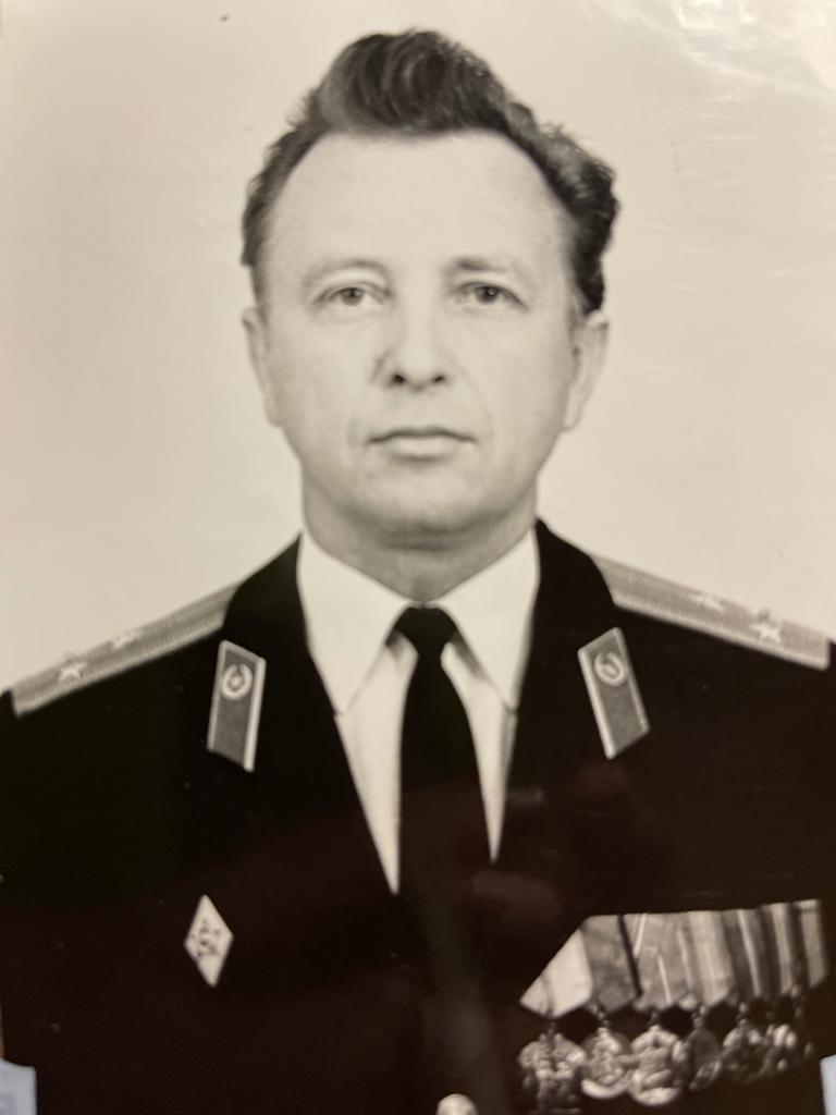 Полковник Миренков